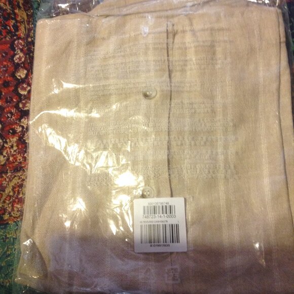 Banana Republic Men's Beige Button-Down Polo Resort SS Shirt - Medium - NWT - Picture 6 of 7